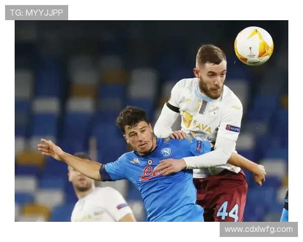 刘浩帆小禁区内解围失误险酿乌龙球队友遭殃令人捏把汗